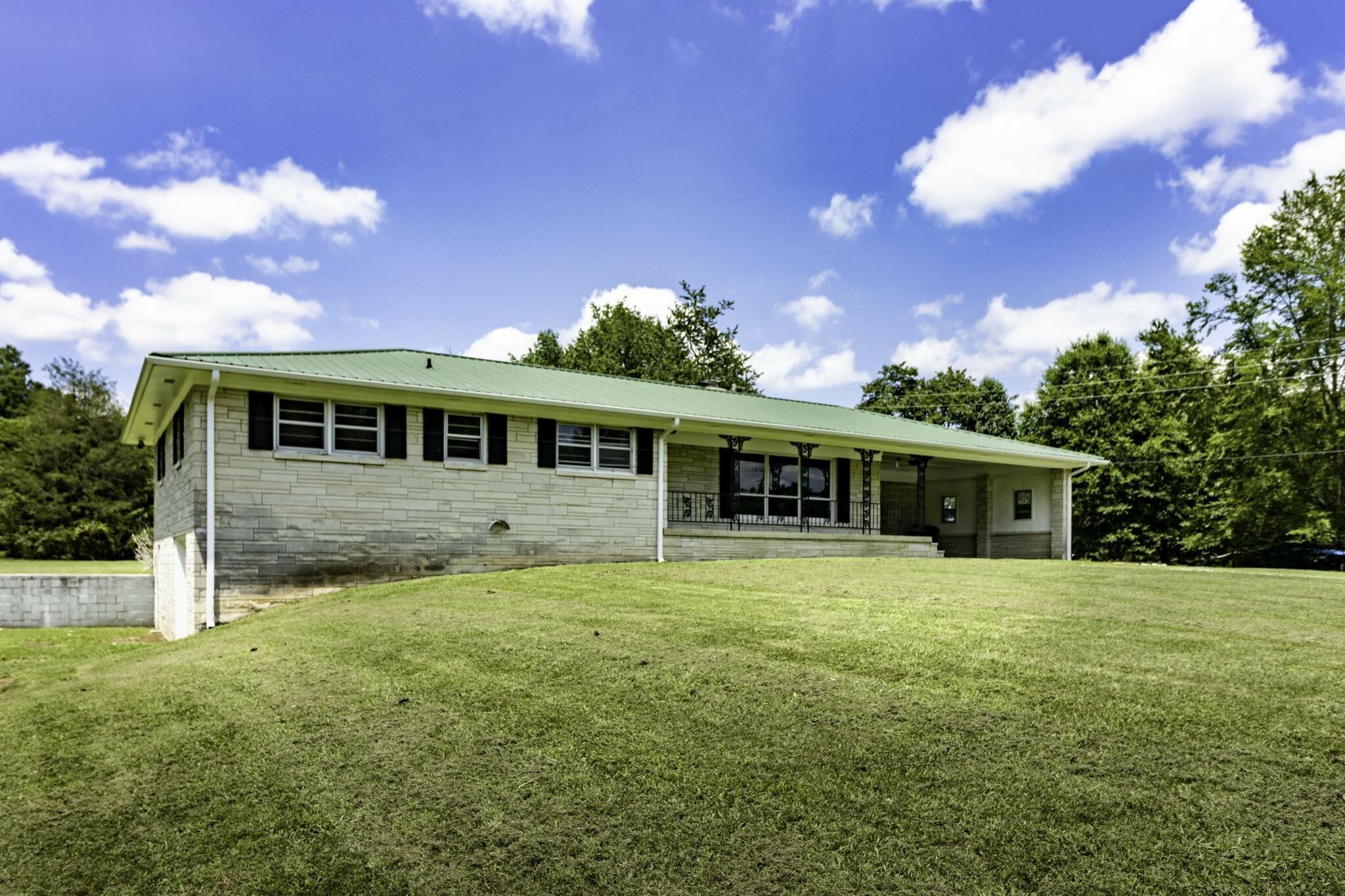 Property Photo:  407 W Point Rd  TN 38464 