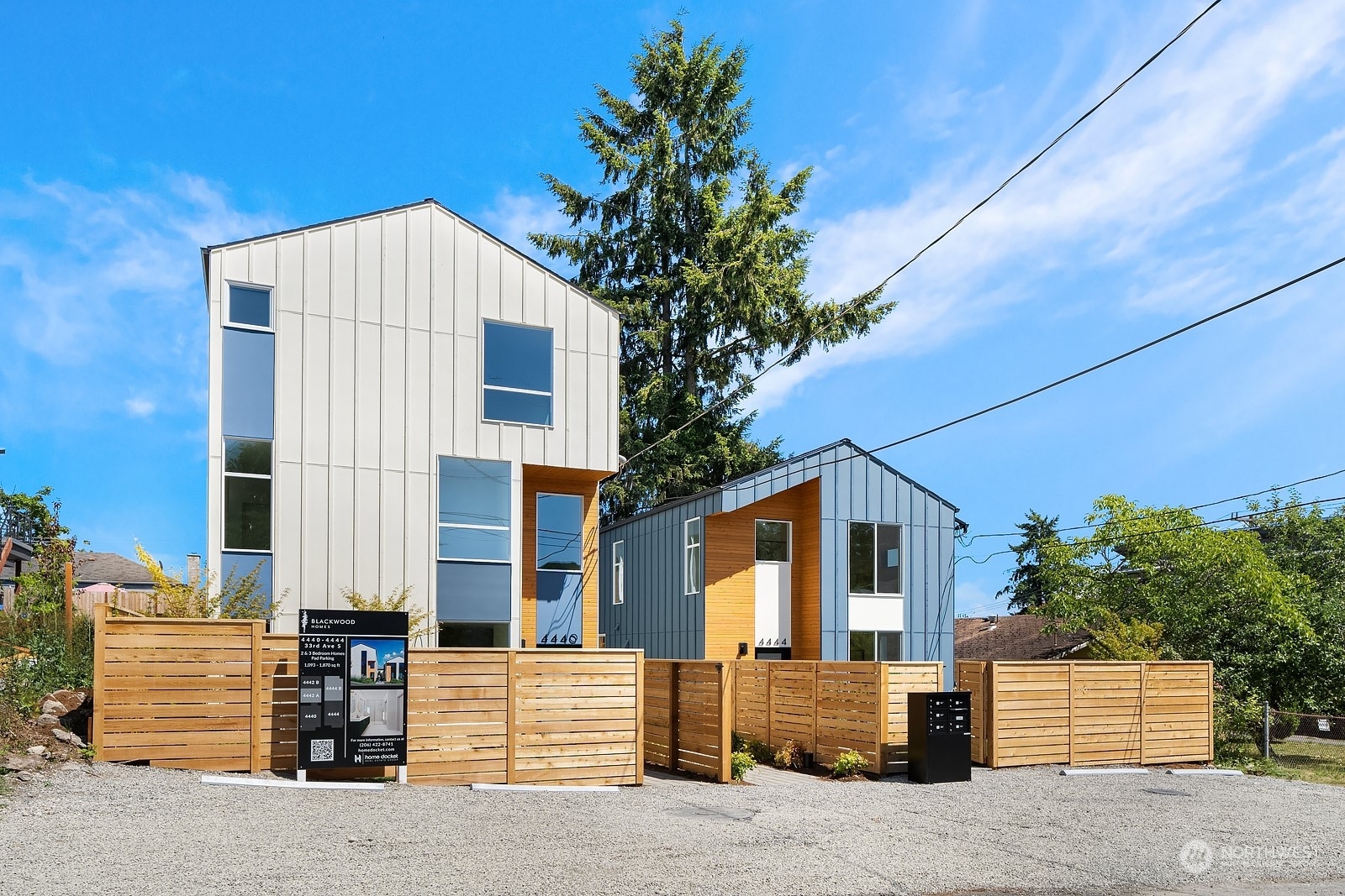 Property Photo:  4444 33rd Avenue S B  WA 98118 