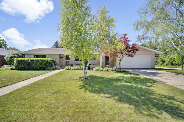 Property Photo: 559 W Jefferson St WI 53074