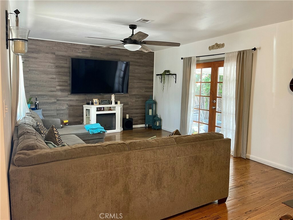 Property Photo:  9126 Remick Avenue  CA 91331 