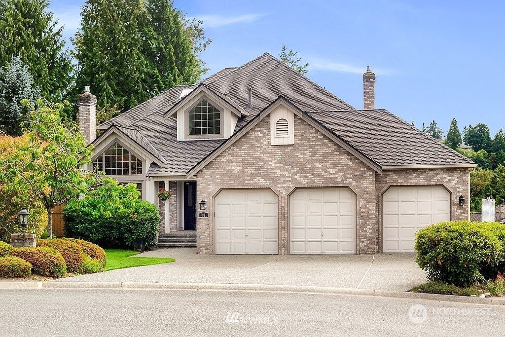 Property Photo: 7811 146th Place SE WA 98059