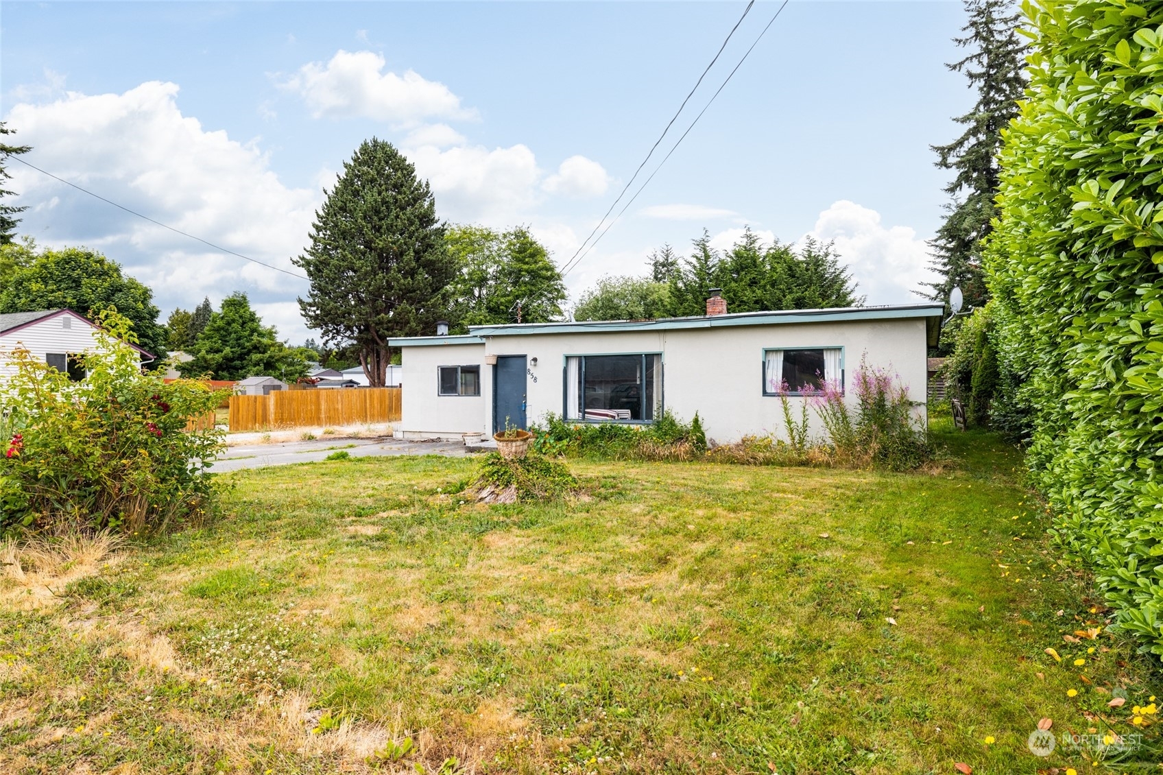 Property Photo:  858 S Pine Street  WA 98233 