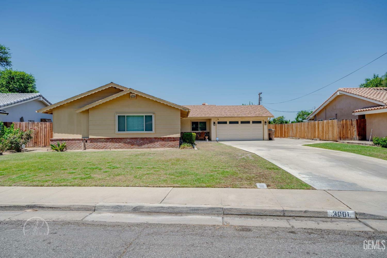 3001 Elm Street  Bakersfield CA 93301 photo
