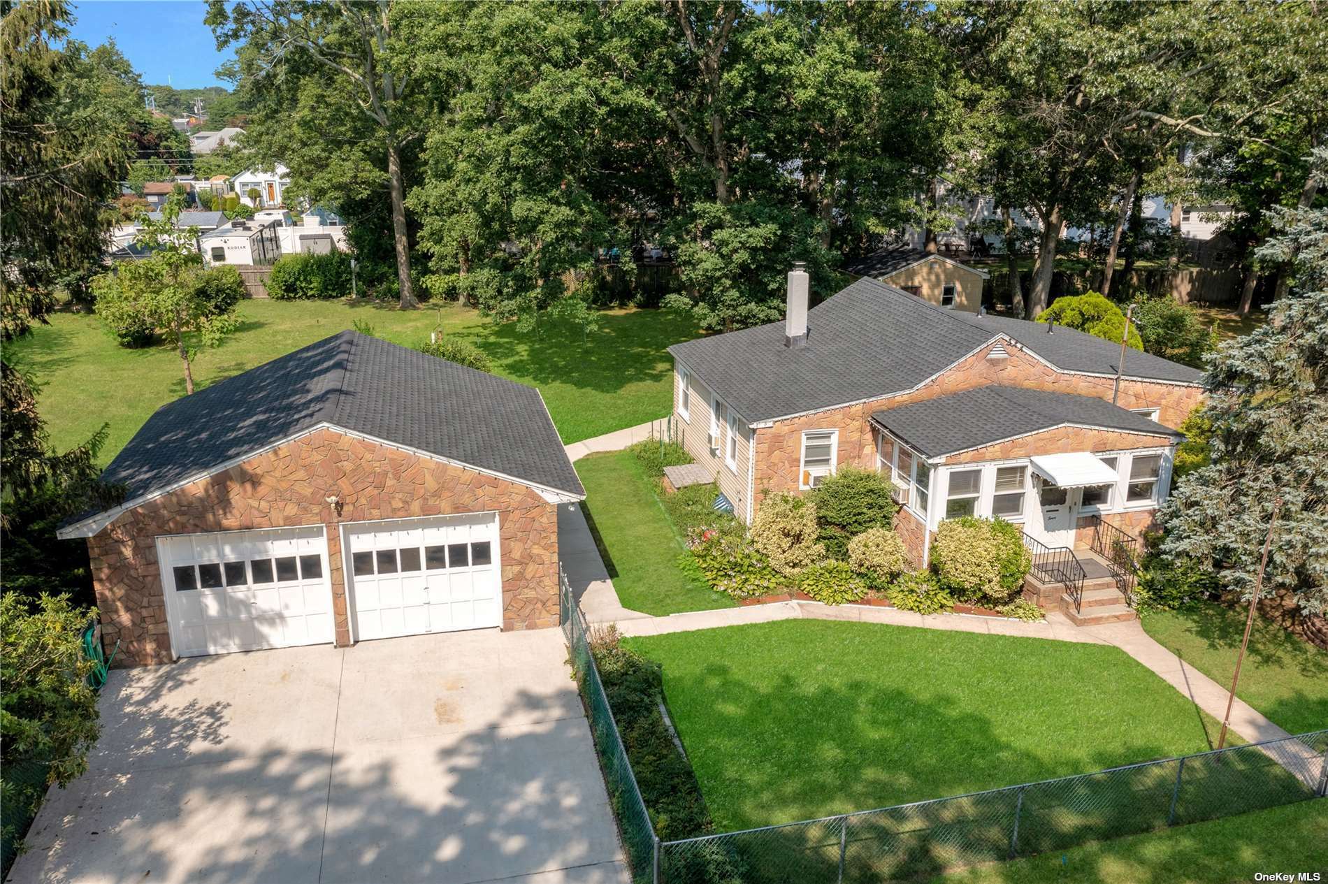 Property Photo: 4 Lafayette Avenue NY 11950