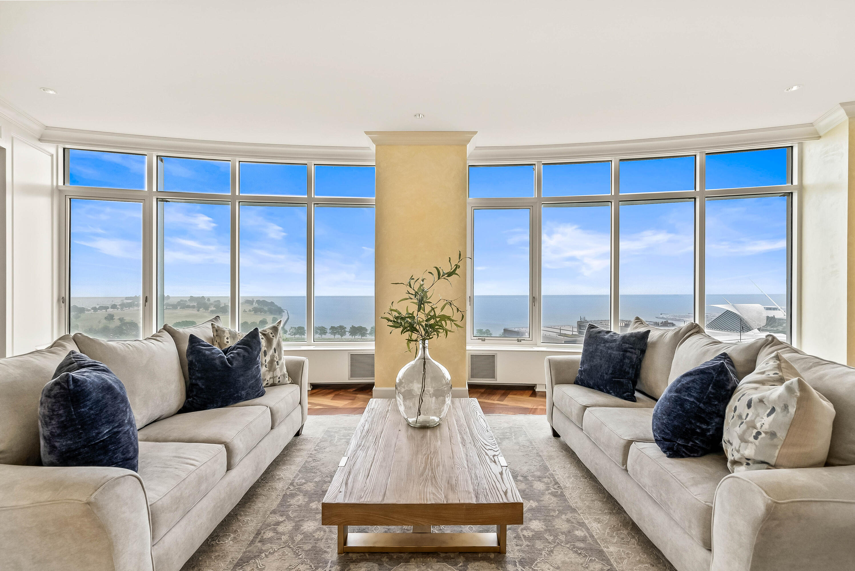 Property Photo: 825 N Prospect Ave 902 WI 53202