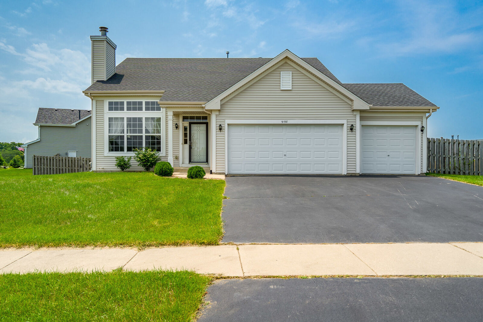 Property Photo: 9198 Corriedale Run IL 61073