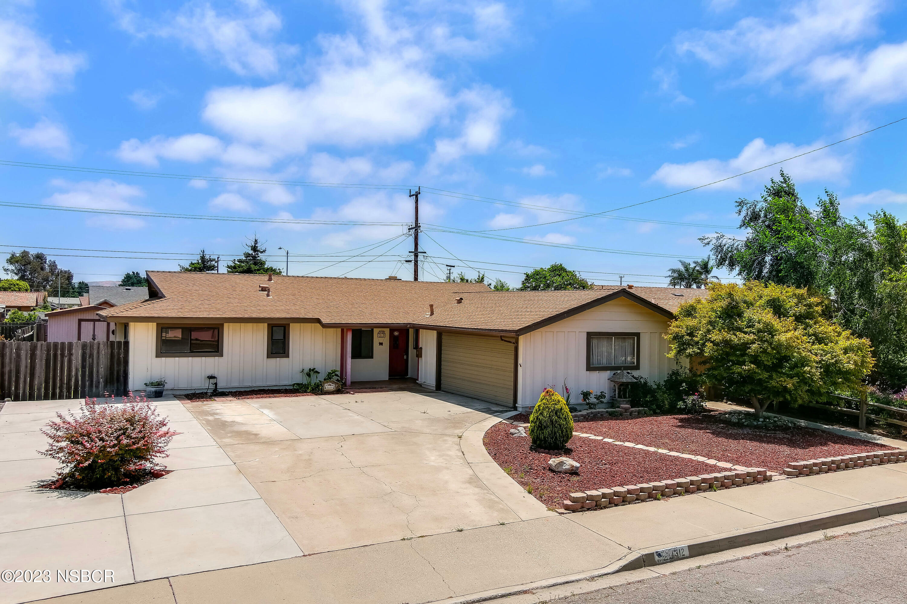 Property Photo: 1312 Orchid Street CA 93436