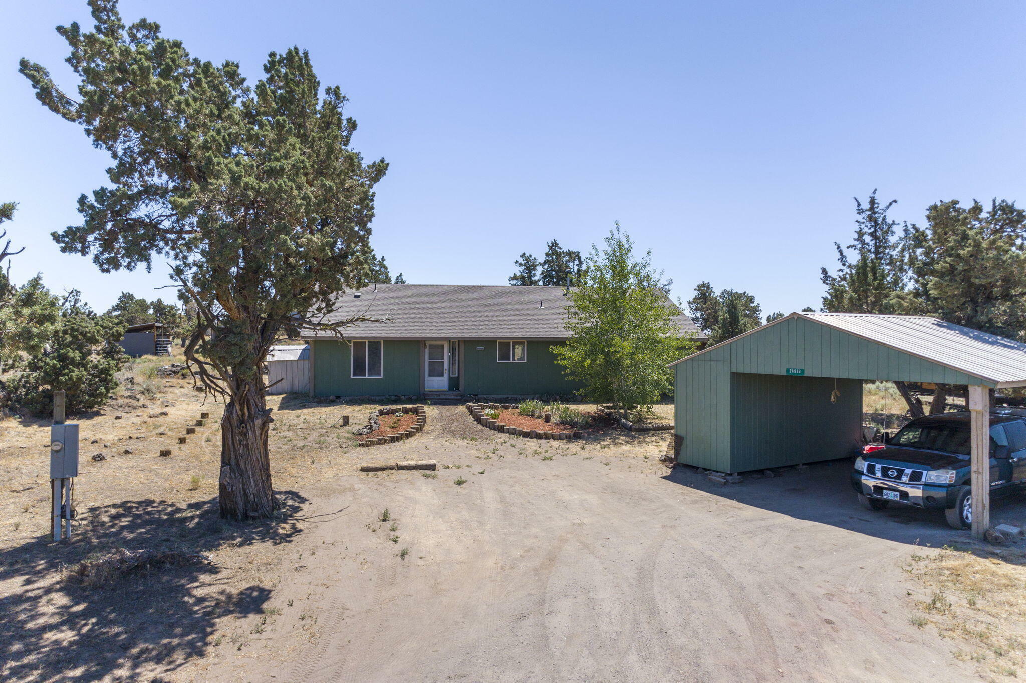 Property Photo:  24919 Elk Lane  OR 97701 