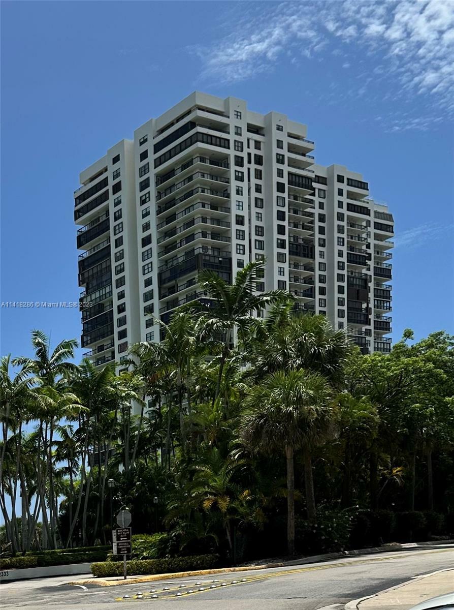 Property Photo:  2333 Brickell Ave 1610  FL 33129 