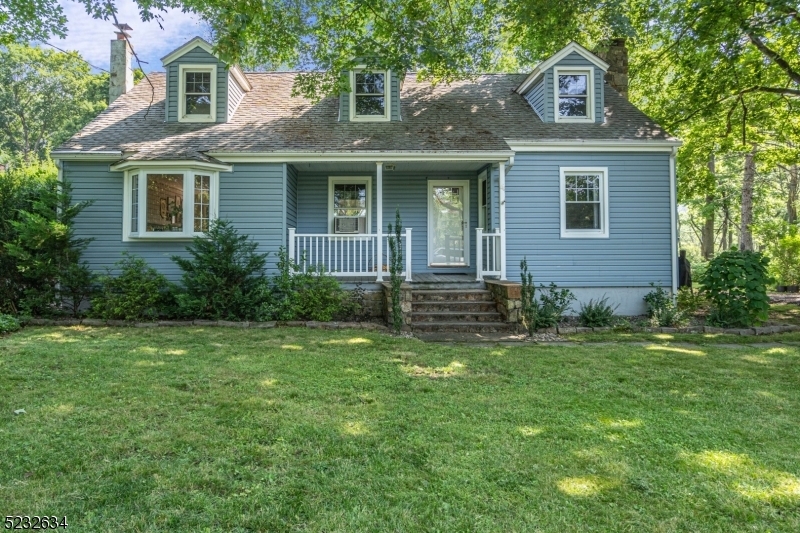 Property Photo:  4 Hoffmans Crossing Rd  NJ 07830 