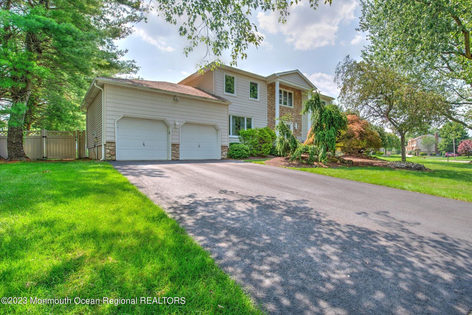 Property Photo:  33 Rockwell Circle  NJ 07746 