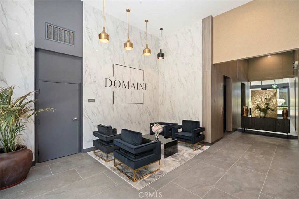 Property Photo: 39 S Los Robles Avenue 3003 CA 91101