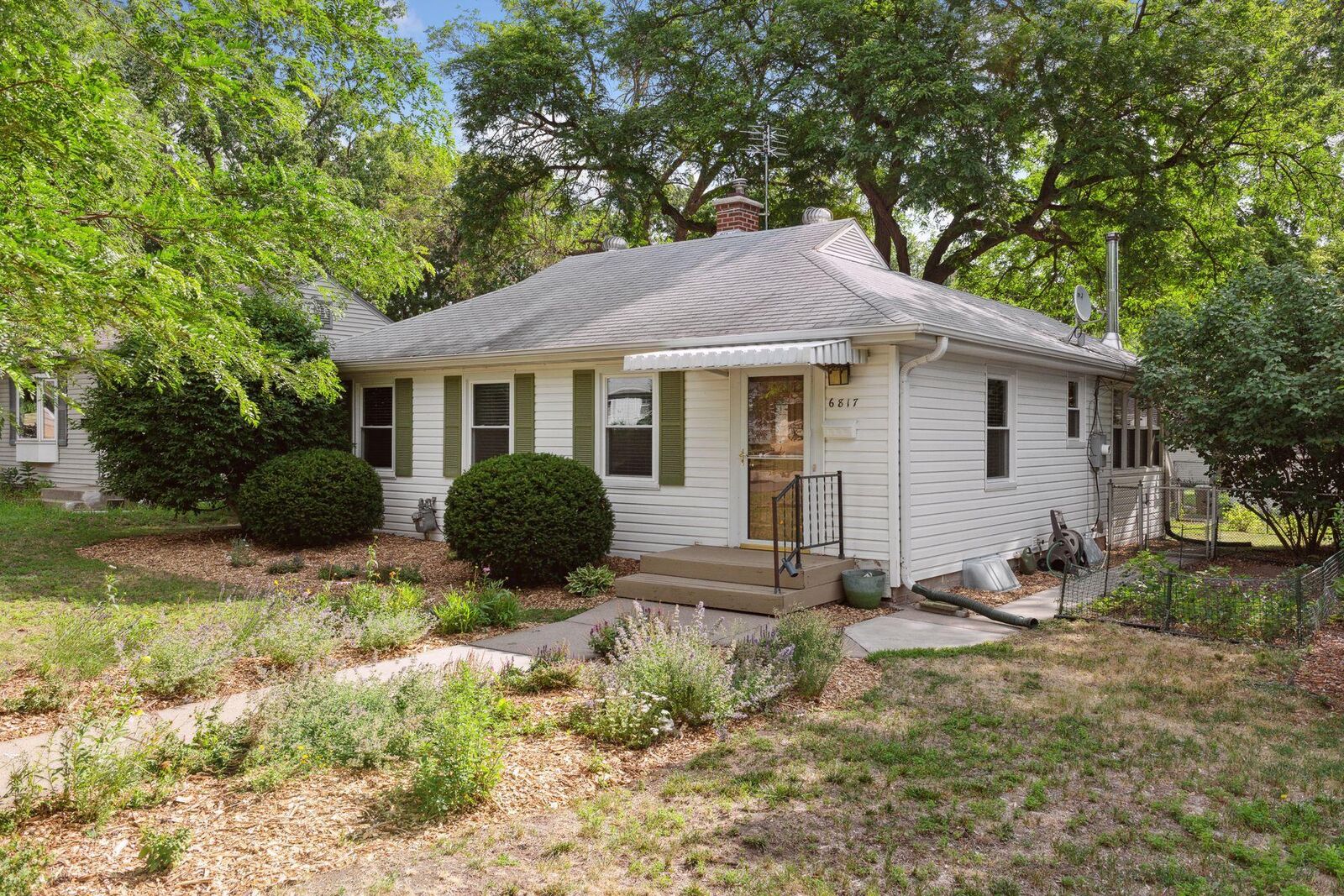 Property Photo:  6817 Thomas Avenue S  MN 55423 