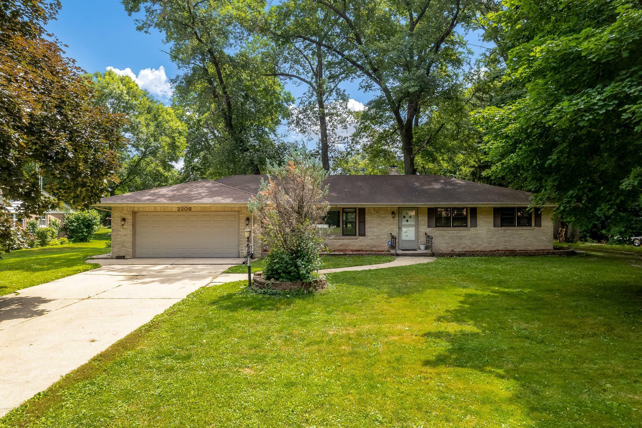 Property Photo:  2206 Primrose Drive  IL 61108 