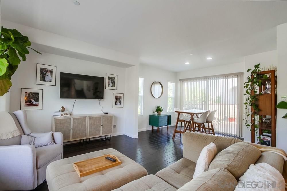 Property Photo:  1498 Mosaic Gln  CA 92029 