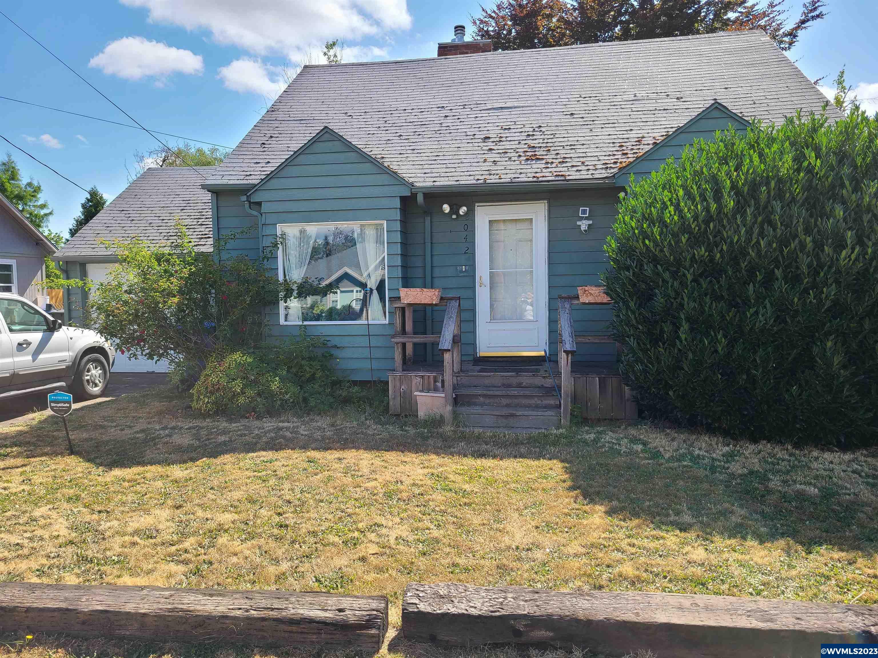 Property Photo:  2042  Fisher Rd NE  OR 97305 