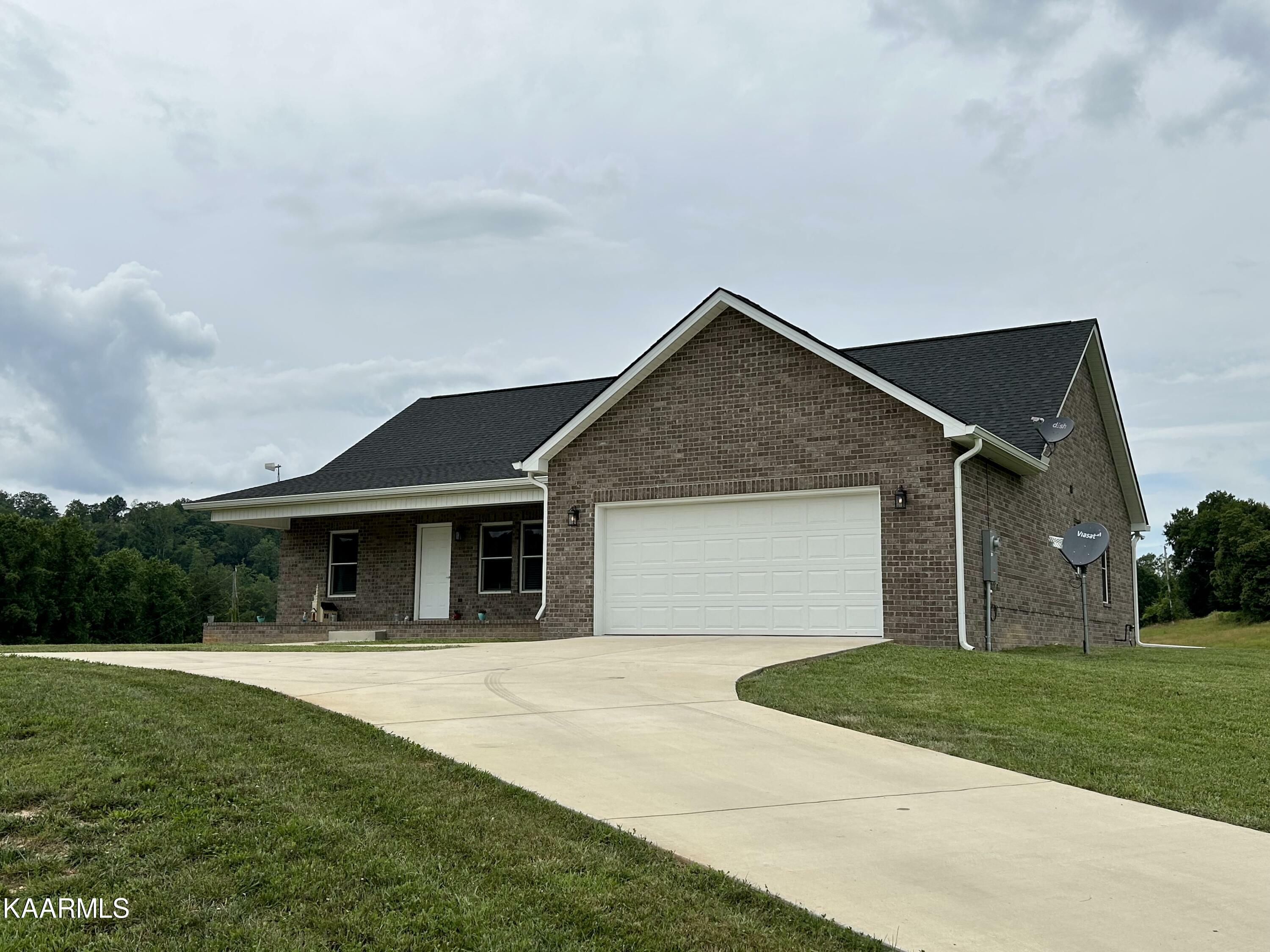 Property Photo:  305 Sparks Landing Rd  TN 37807 