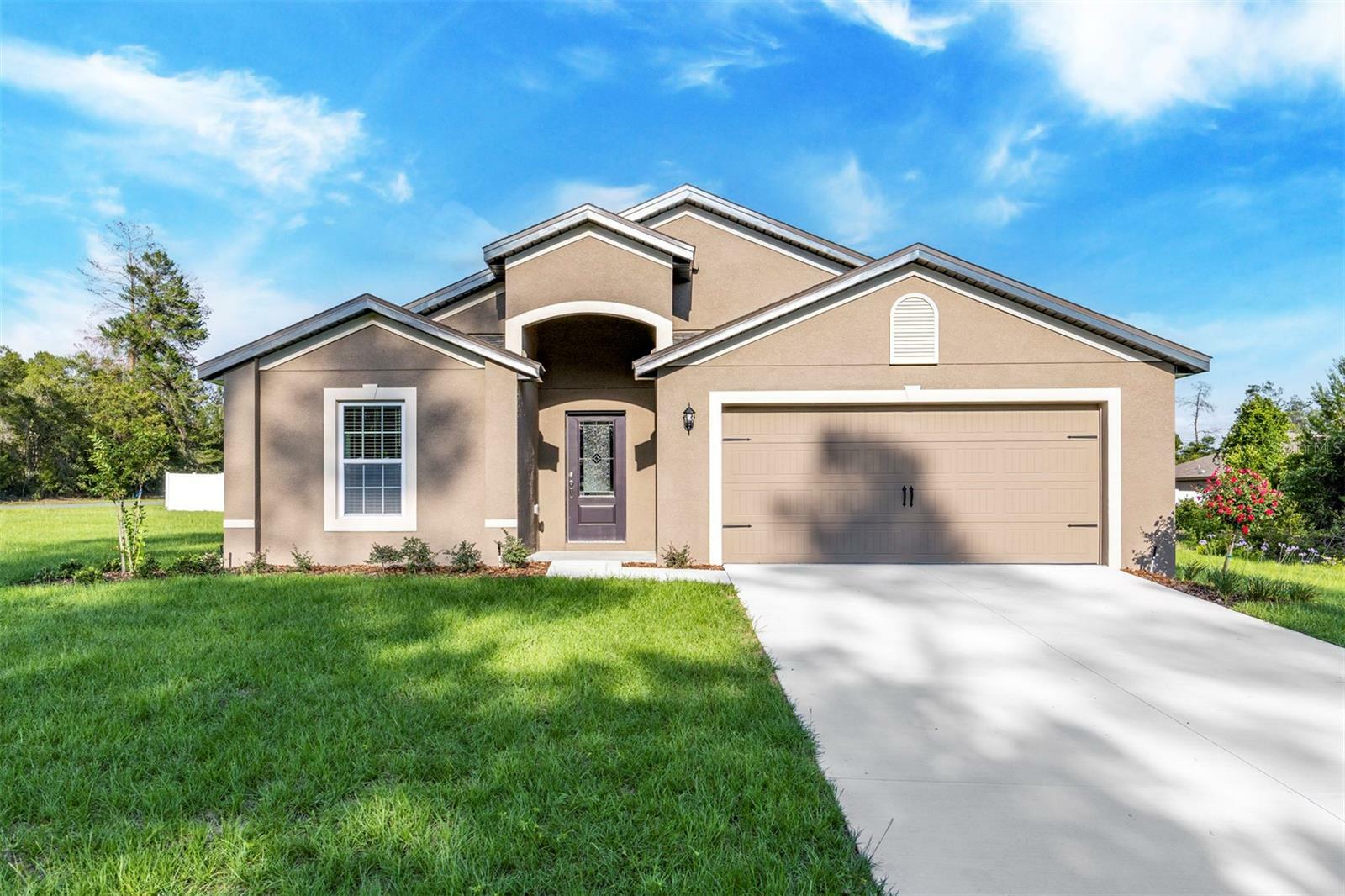 Property Photo: 12823 Del Lago Drive FL 34705