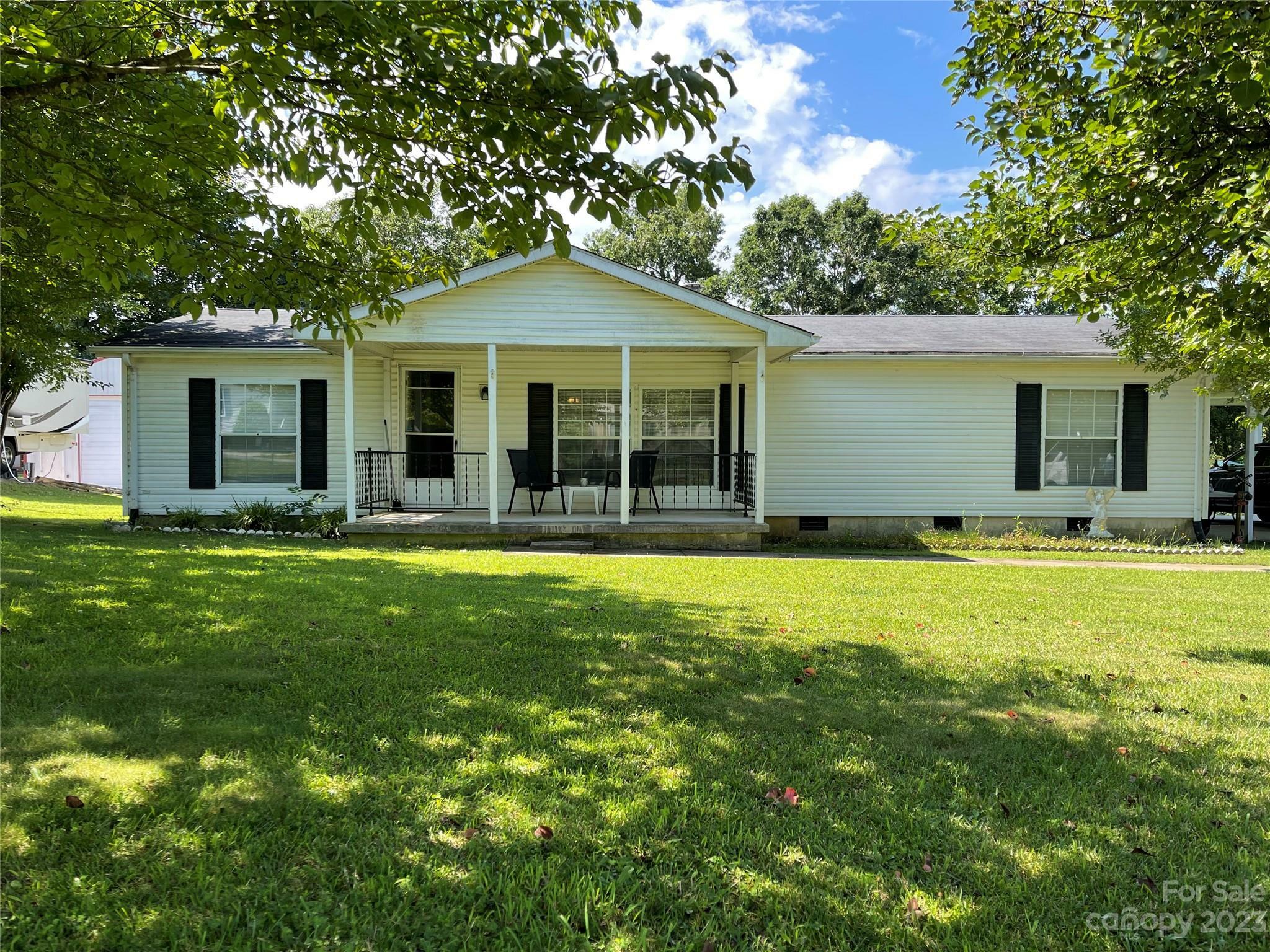 Property Photo: 4539 Homestead Drive NC 28655