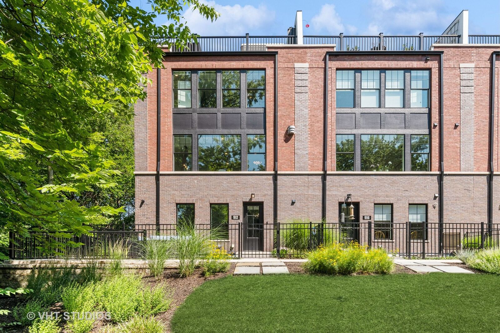 Property Photo:  912 E Chicago Avenue  IL 60540 