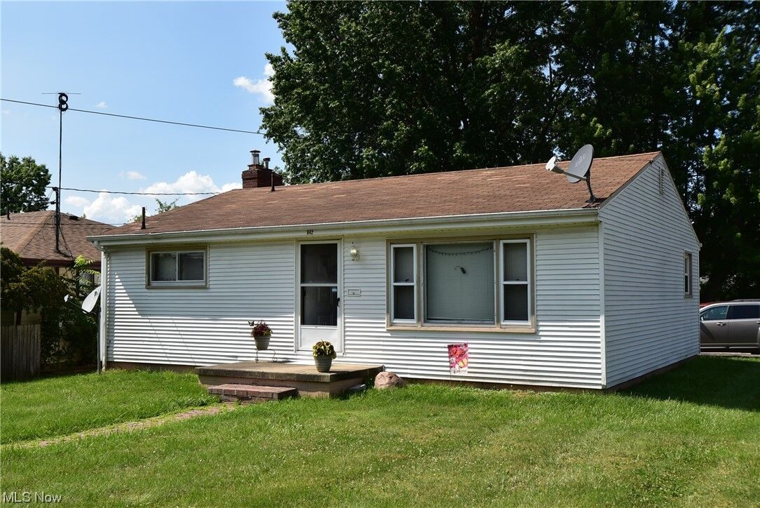 Property Photo:  642 Tenney Avenue  OH 44405 