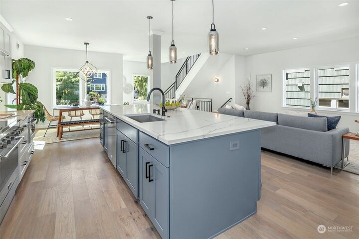 Property Photo: 7514 20th Avenue NE A WA 98115