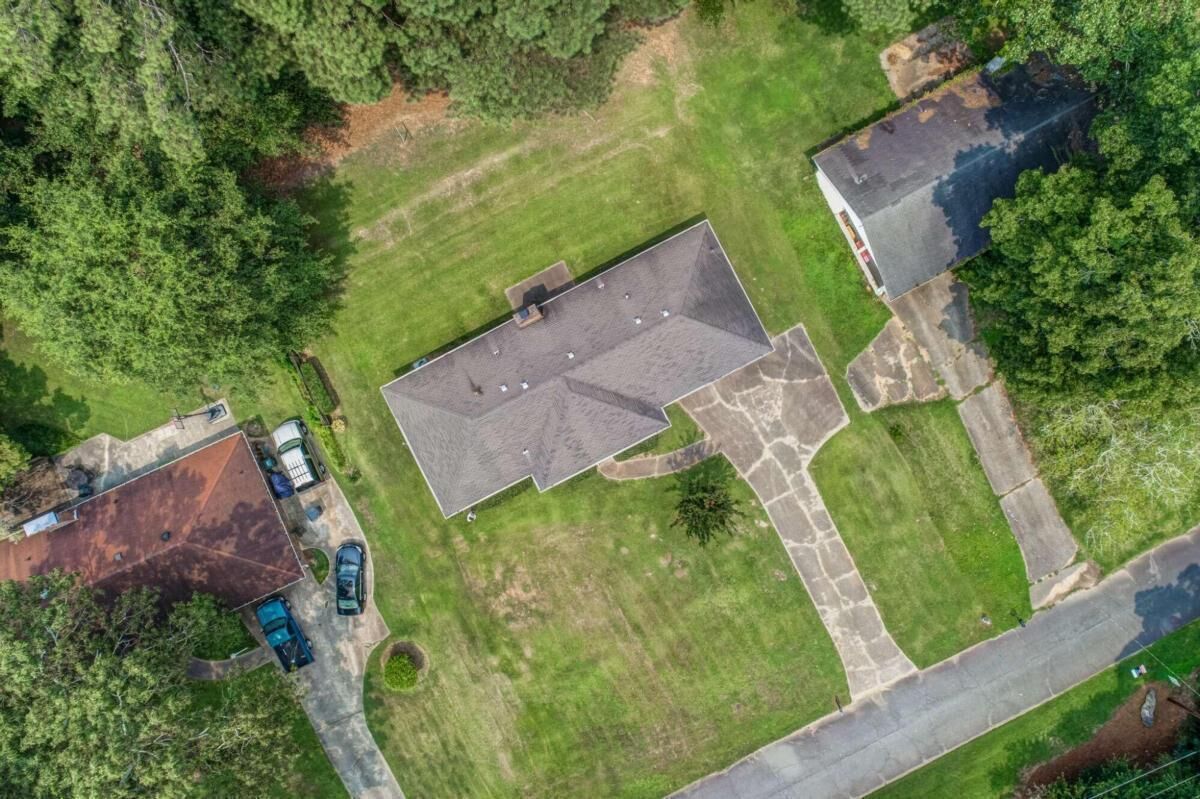 Property Photo:  5492 Melanie Lane SW  GA 30126 