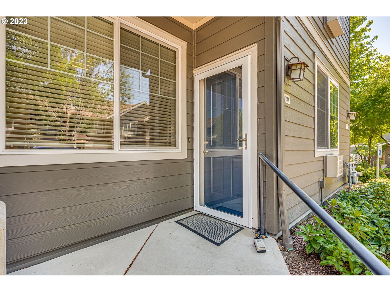 Property Photo: 10800 SE 17th Cir S201 WA 98664