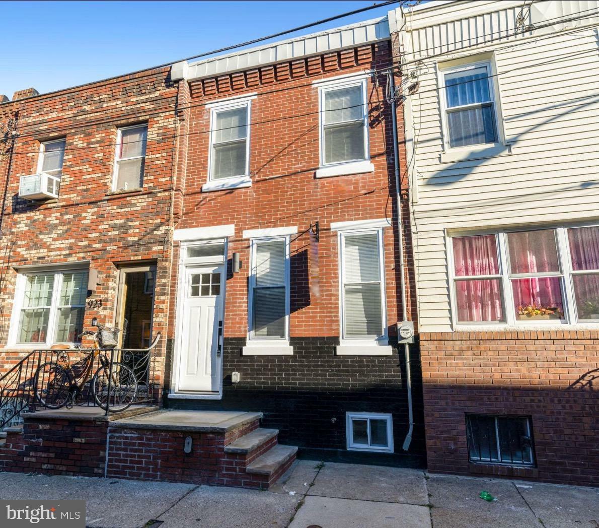 Property Photo: 921 Sigel Street PA 19148