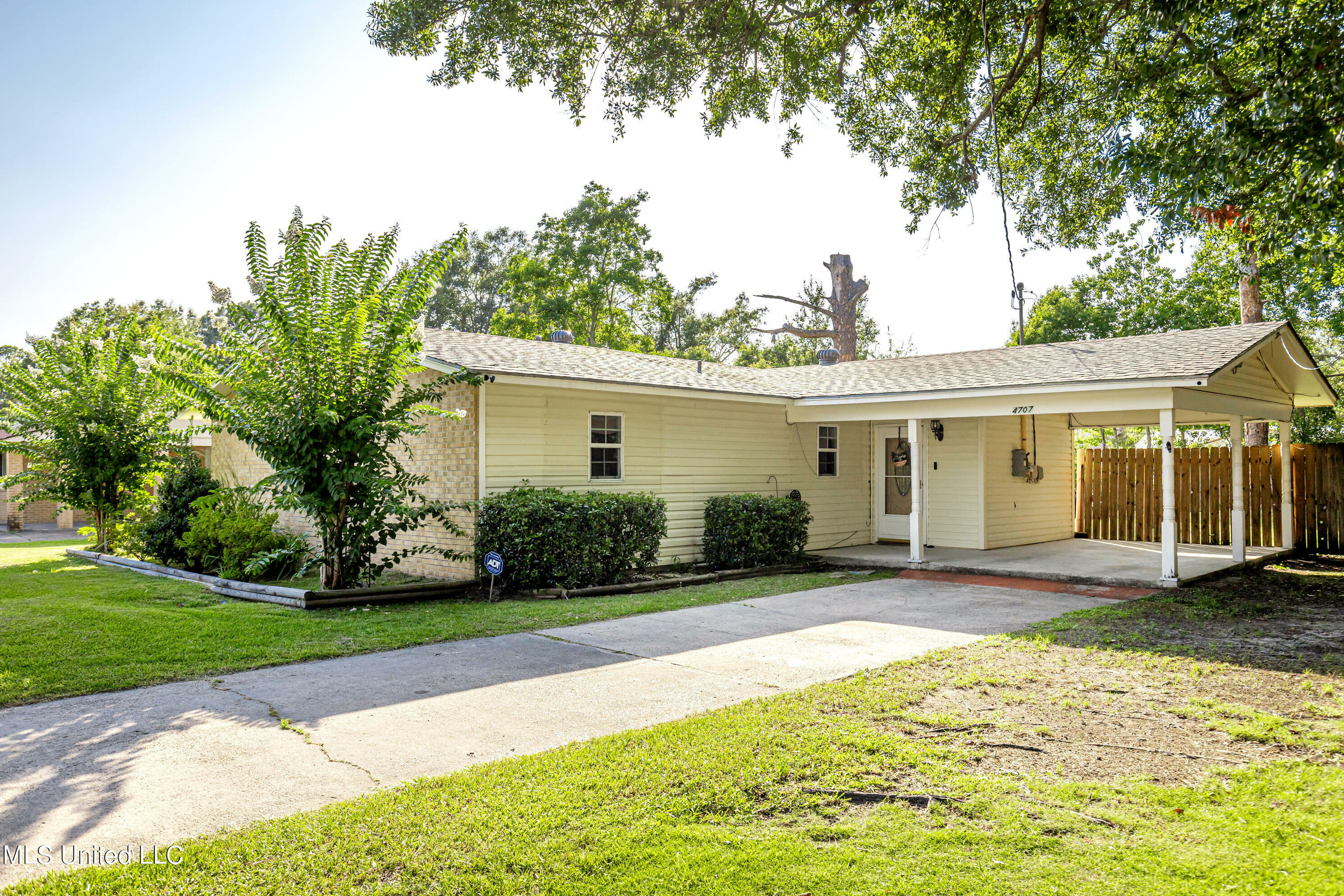 Property Photo:  4707 Old Mobile Avenue  MS 39581 