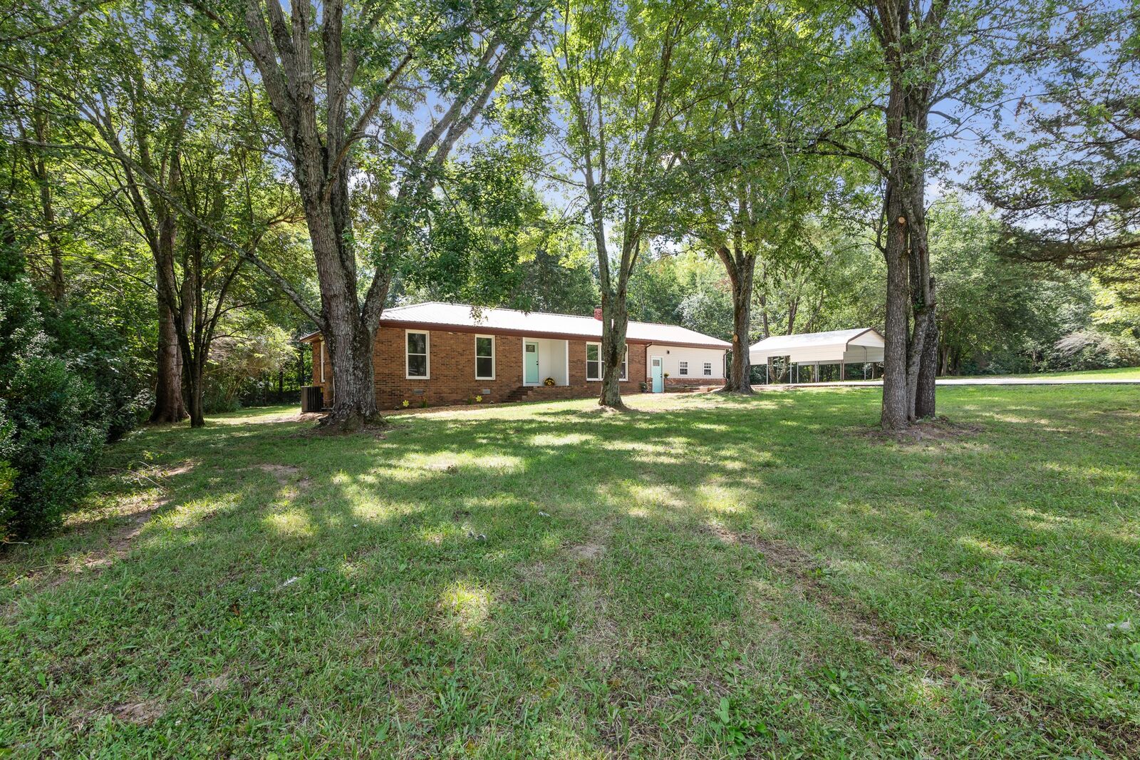Property Photo:  399 Rosewood Ln  TN 37166 