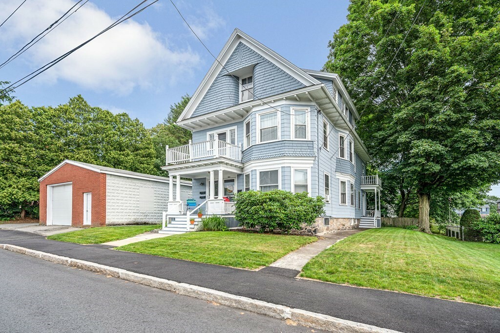 Property Photo:  256 Middlesex St  MA 01845 