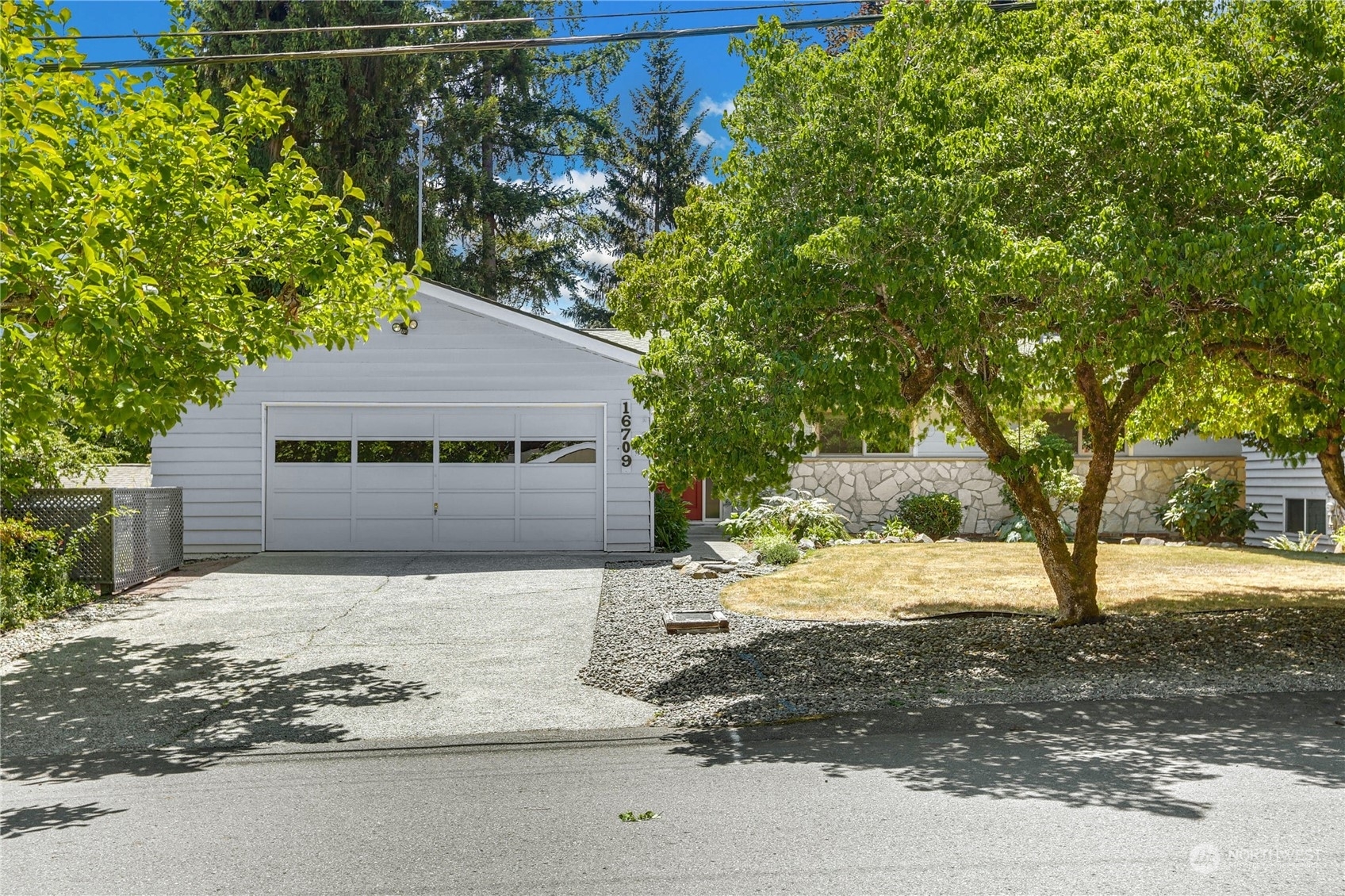 Property Photo: 16709 SE 29th Street WA 98008