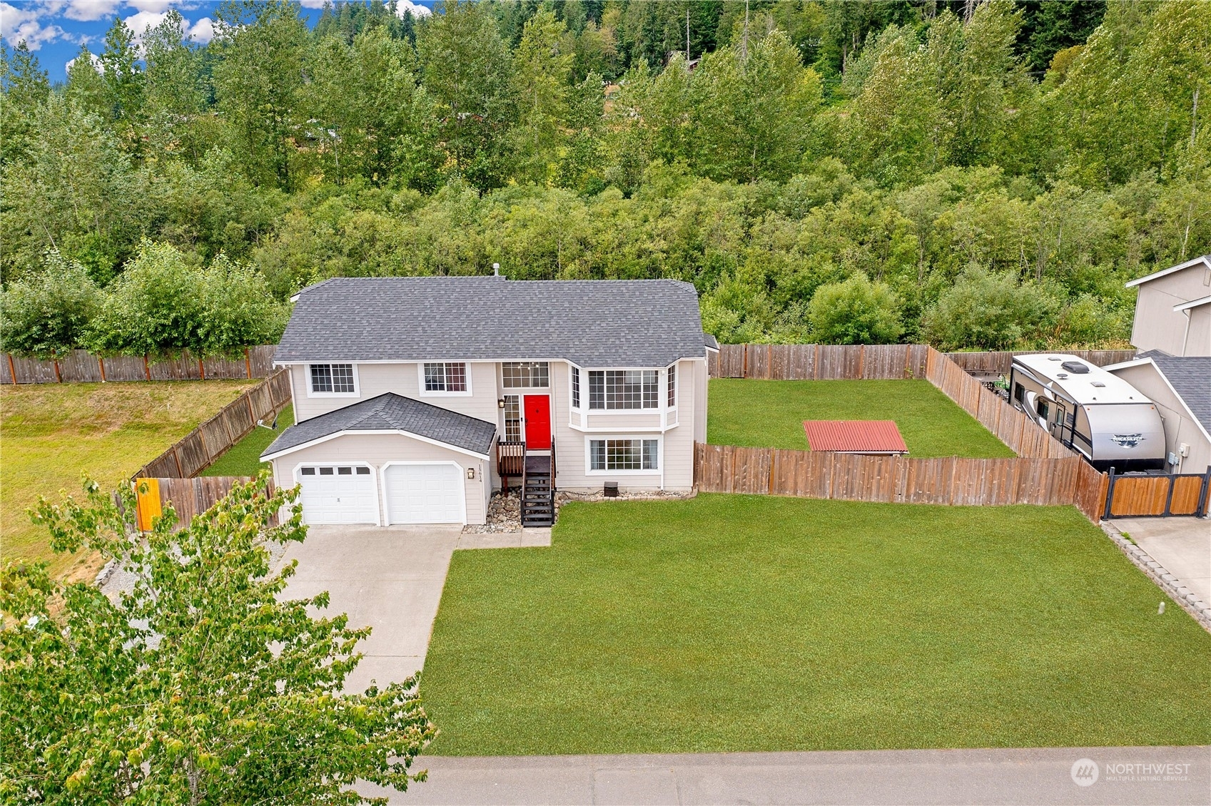 Property Photo: 15614 252nd Avenue E WA 98321
