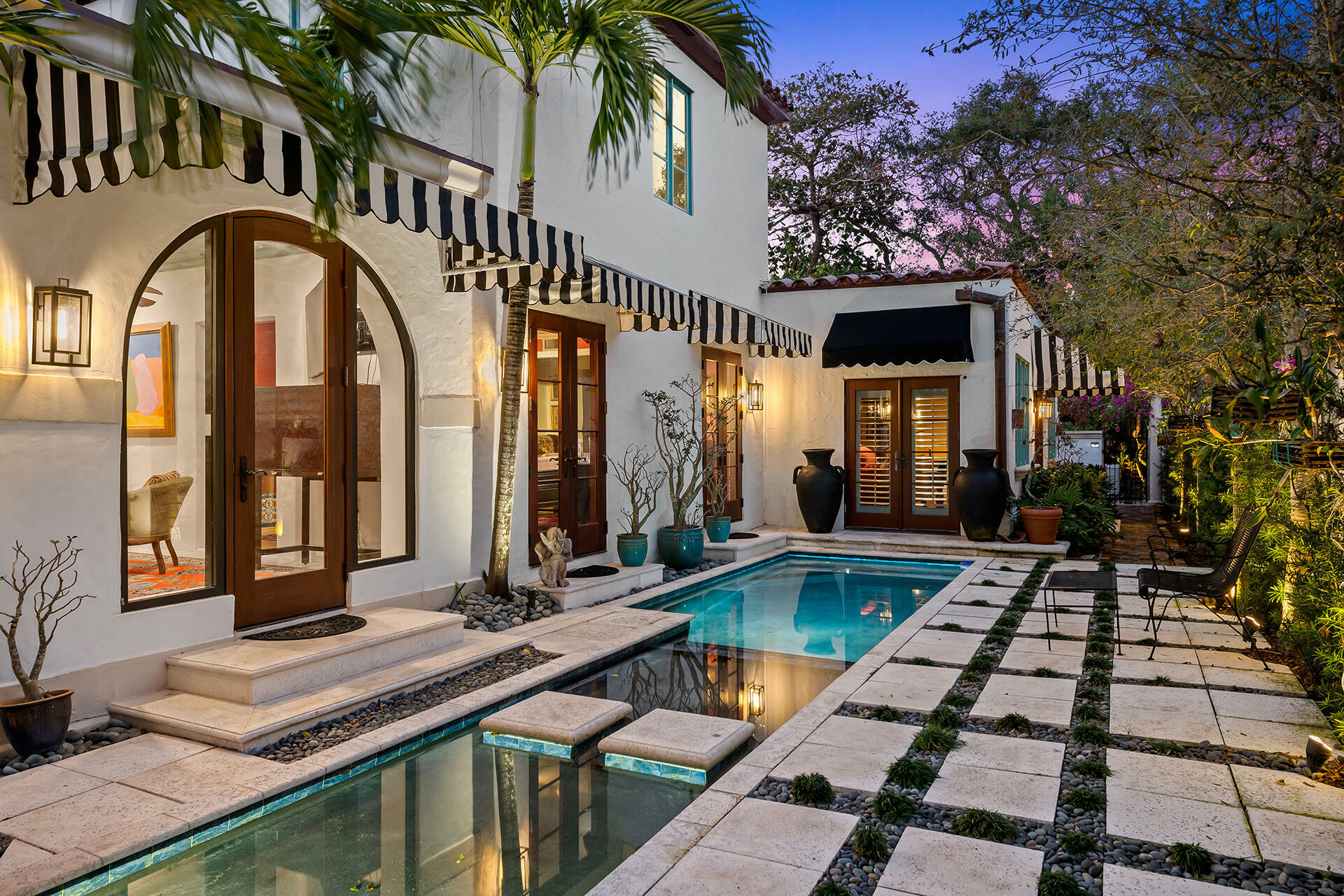 Property Photo: 895 Hibiscus Street FL 33486