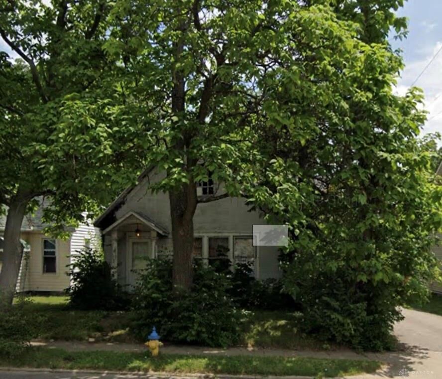 Property Photo: 2100 Catalpa Drive OH 45406