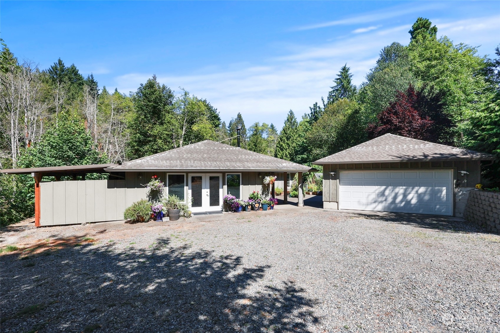 Property Photo:  3224 Lindell Road NE  WA 98506 