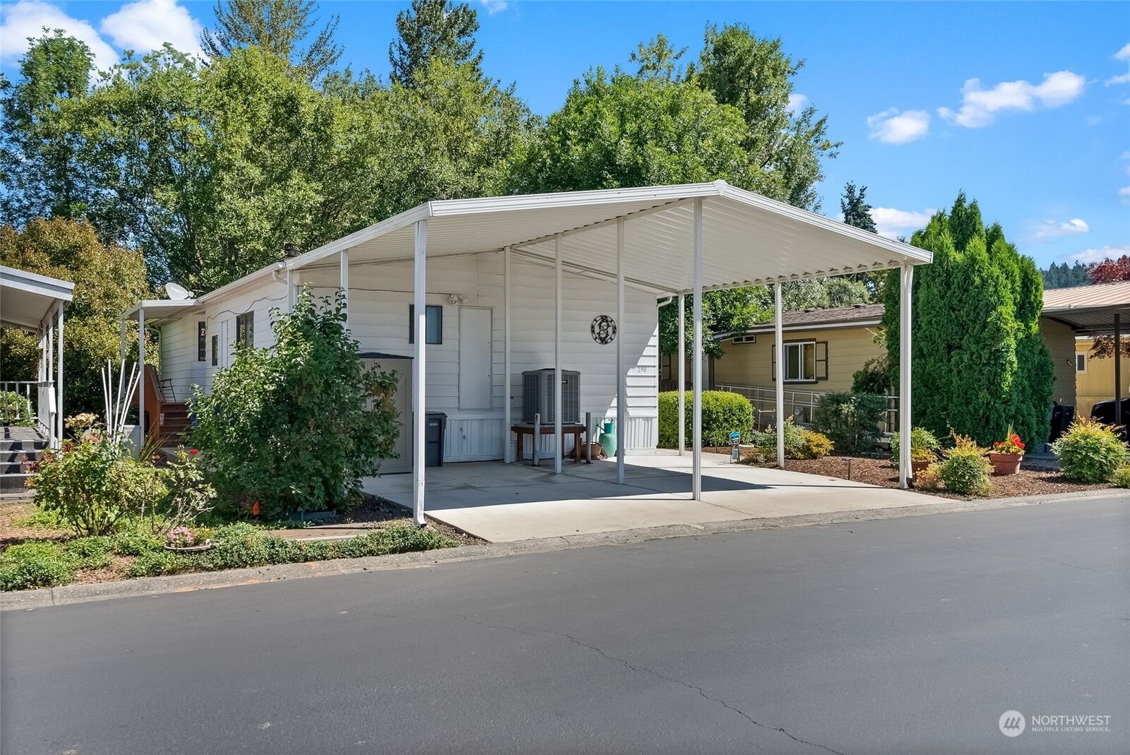 Property Photo:  3611 I Street NE 290  WA 98002 