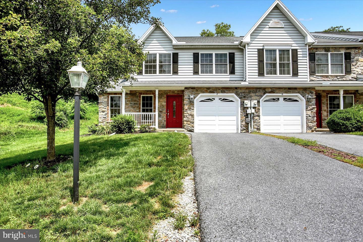 Property Photo:  8 Lenox Court  PA 17050 