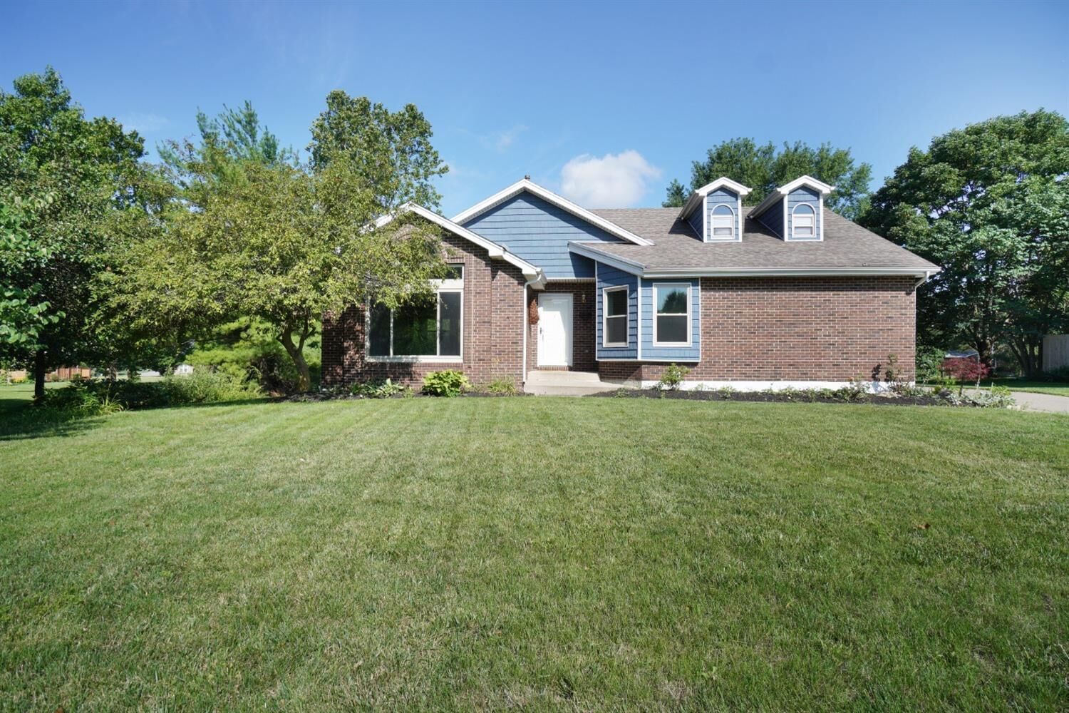 Property Photo:  7869 Moatbridge Ct  OH 45069 
