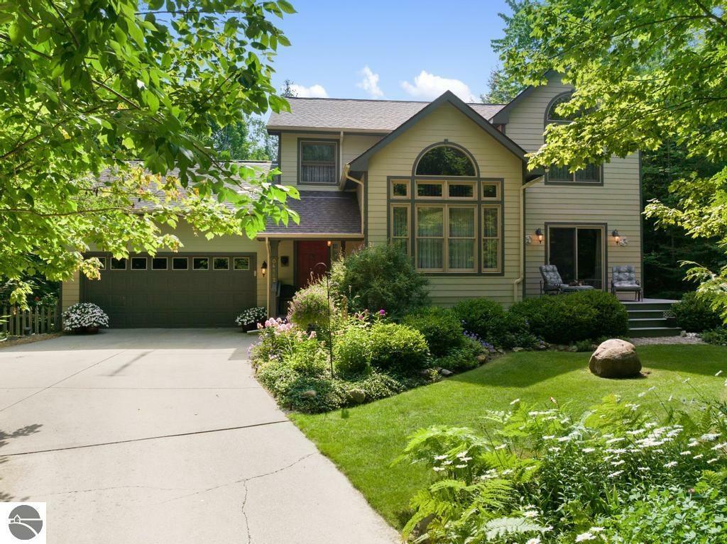 4862 Lake Shore Drive  Charlevoix MI 49720 photo
