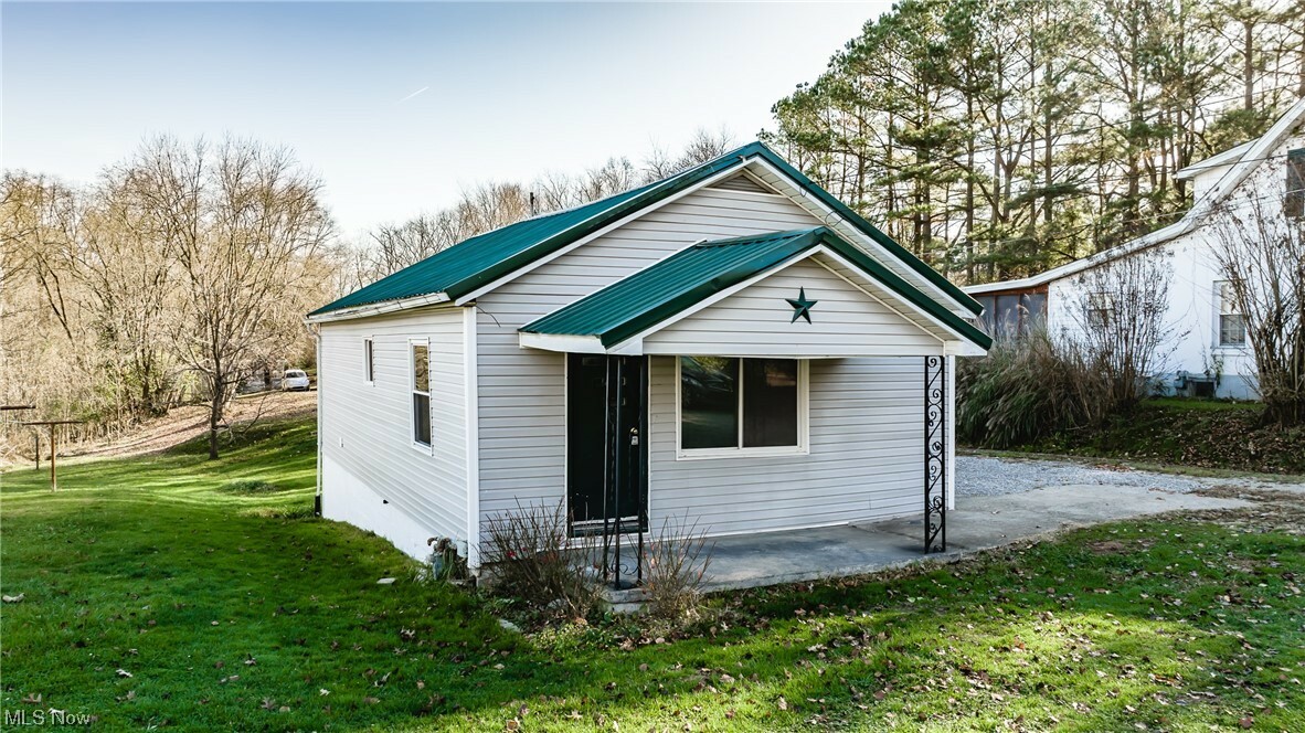 Property Photo:  1312 Core Road  WV 26104 