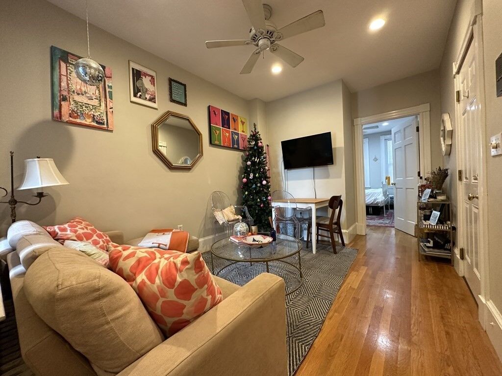 Property Photo:  29 Myrtle Street 1  MA 02114 