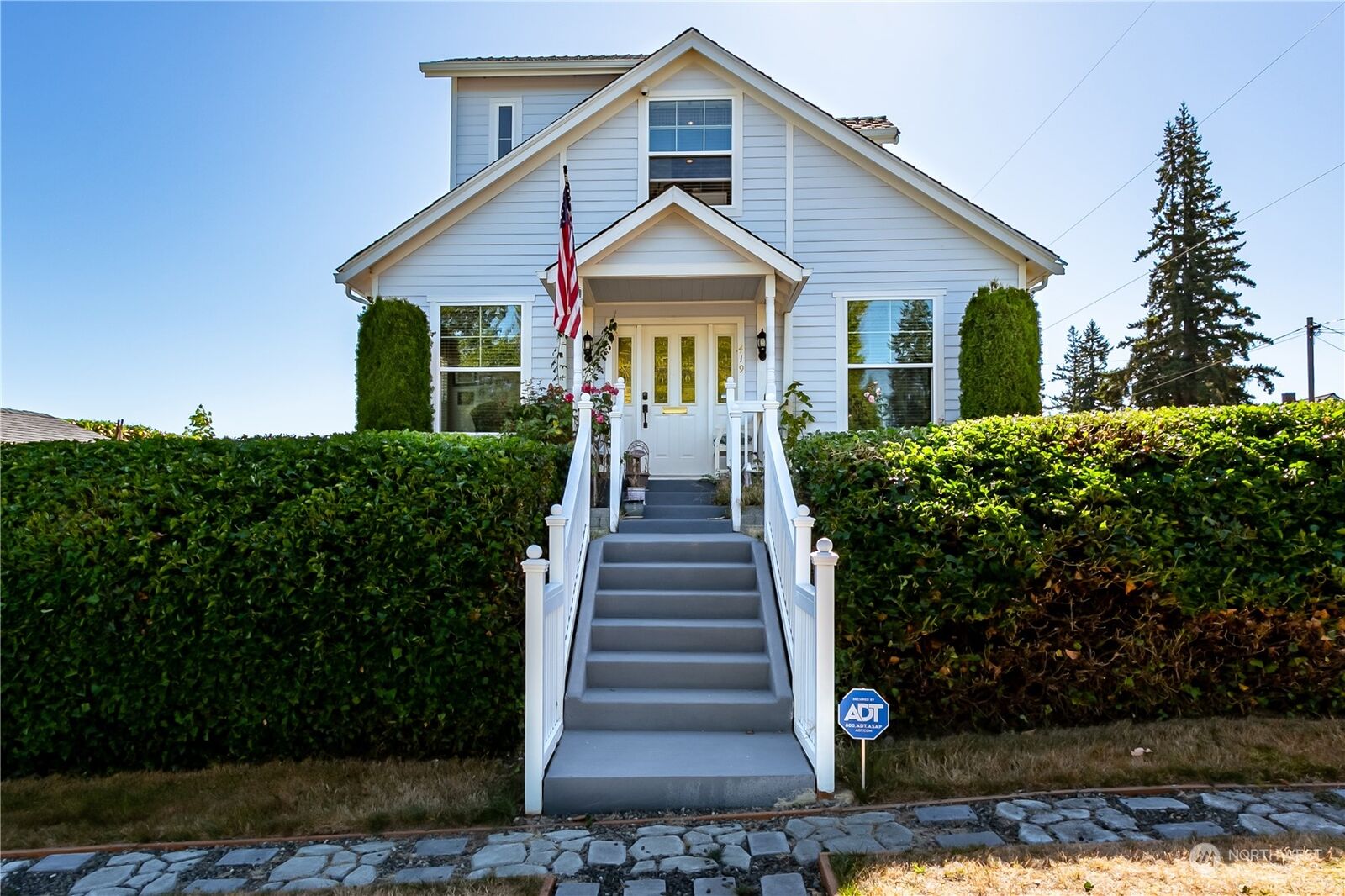 Property Photo: 419 Harrison Avenue WA 98366