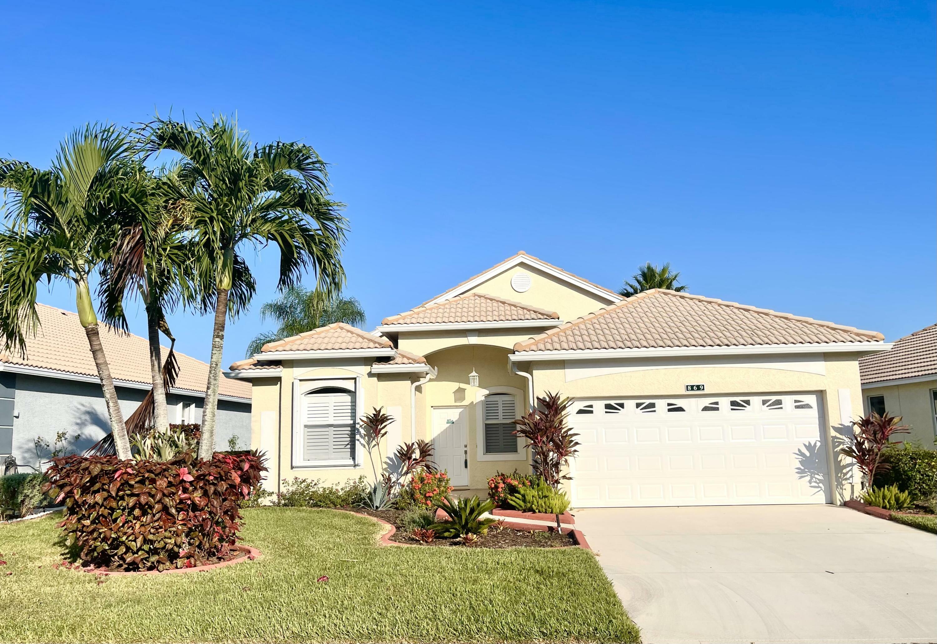 Property Photo:  869 NW Sorrento Lane  FL 34986 