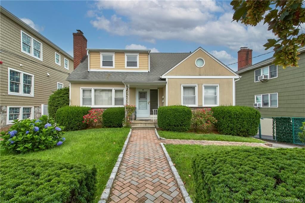 Property Photo:  55 Park Avenue  NY 10604 
