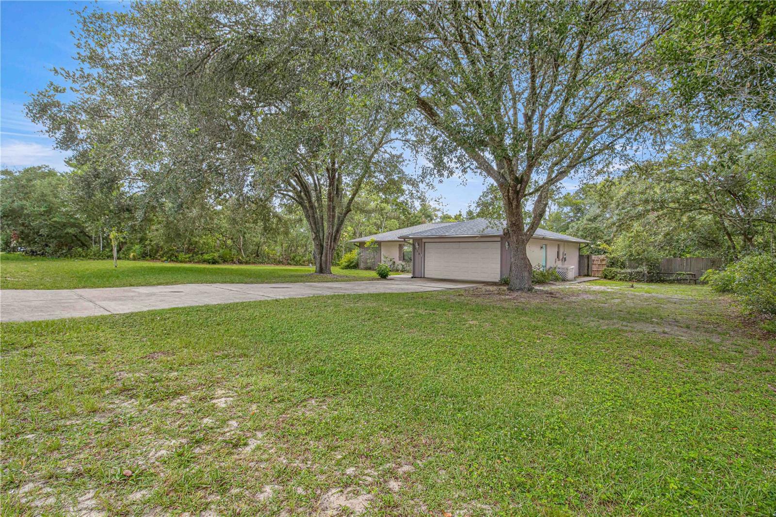 Property Photo: 438 Marion Oaks Drive FL 34473