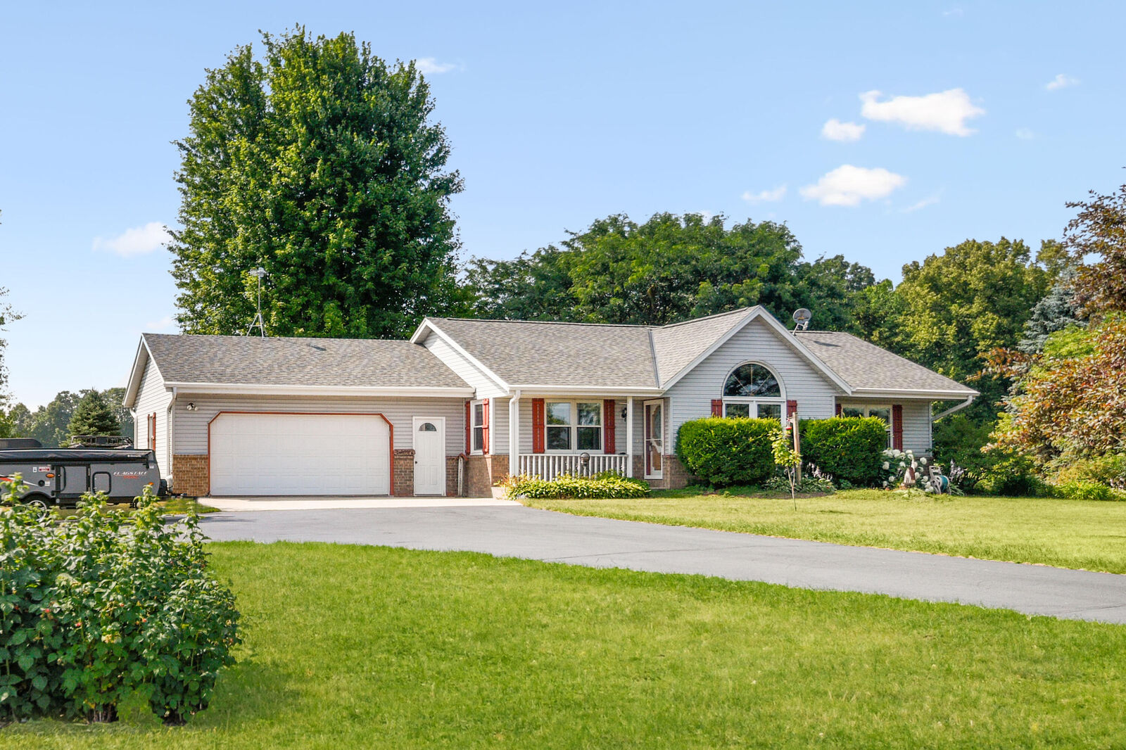 Property Photo:  1347 Shalom Dr  WI 53040 