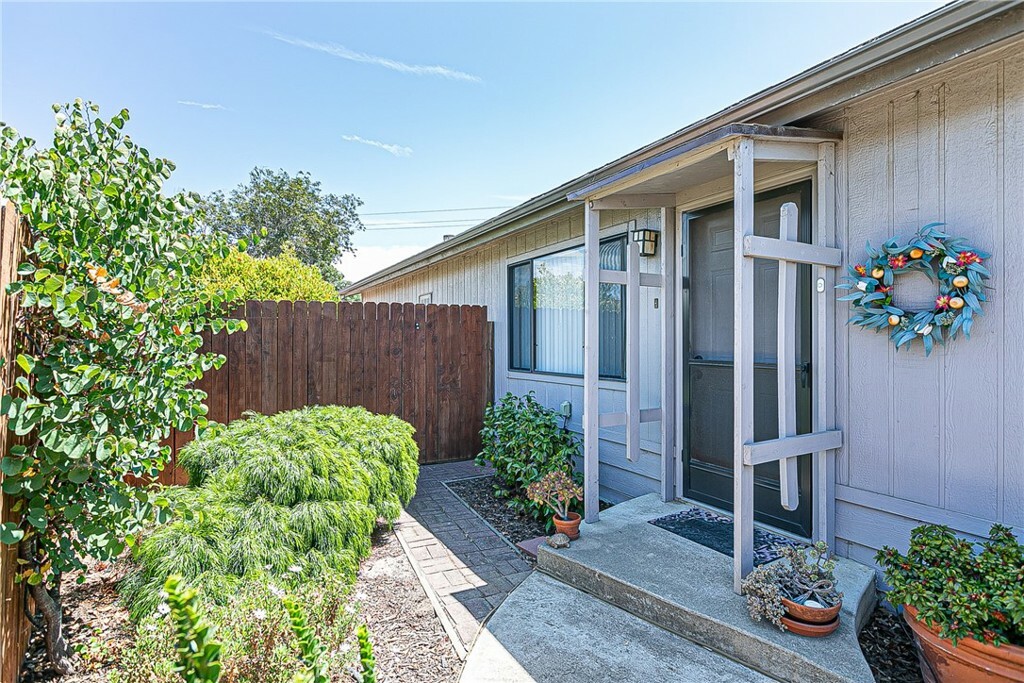 Property Photo:  3200 Ridge View Drive  CA 93455 