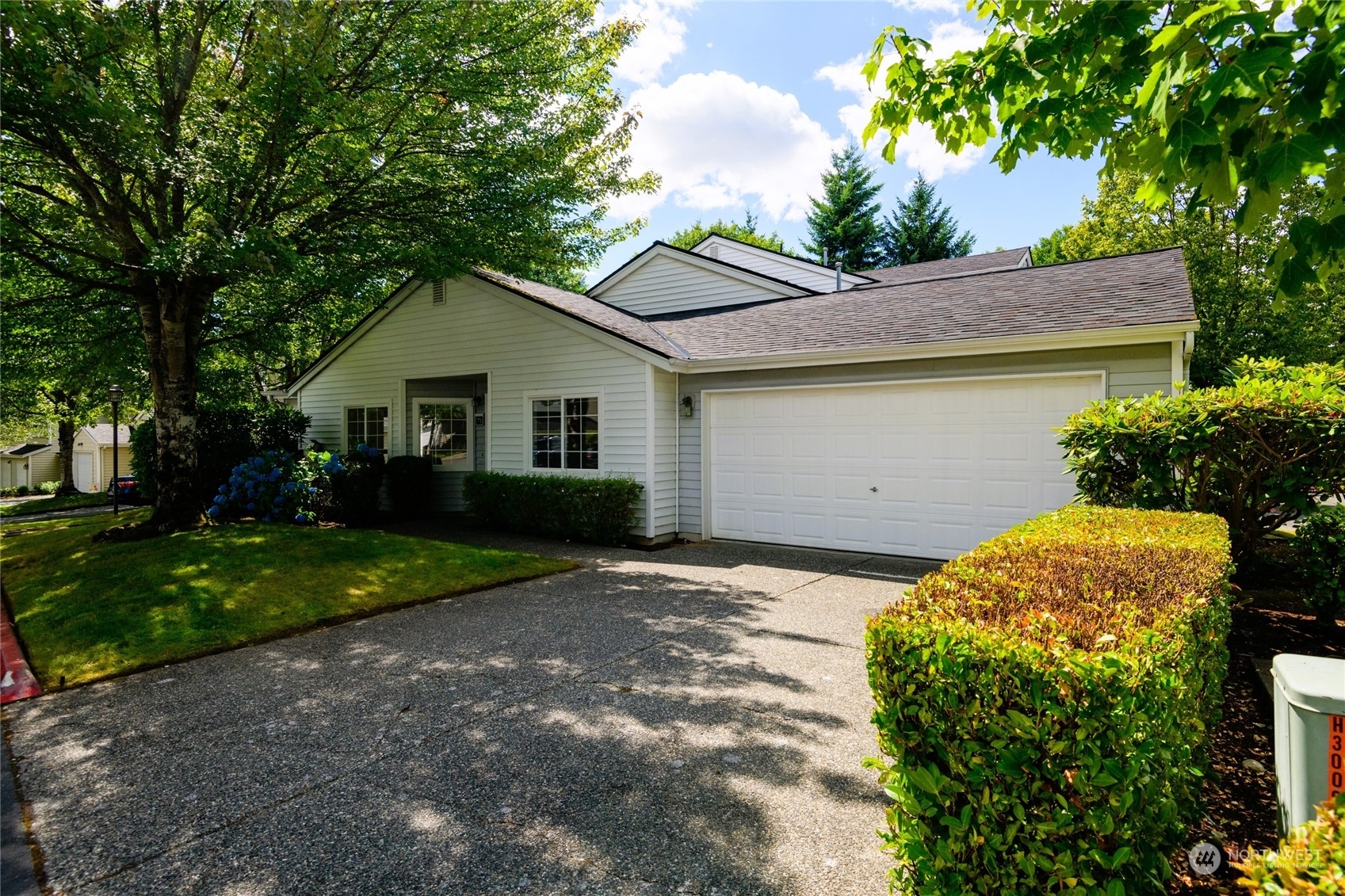 Property Photo:  10030 Holly Drive 71  WA 98204 